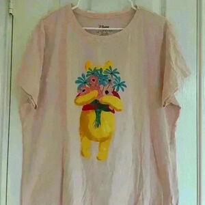 Disney Winnie the Pooh with Flowers T-Shirt XL.